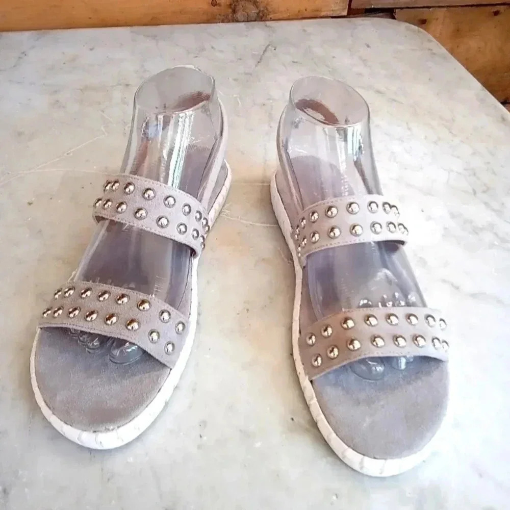 Steven By Steve Madden Sandal Womens 8.5 Grey With Silver Studs Comfort